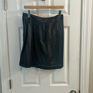 Elie Tahari brand leather mini skirt Size 4.